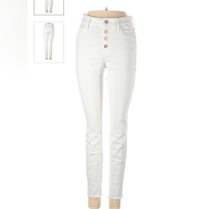 Old Navy Power Slim Straight High Rise Frayed Hem size 16